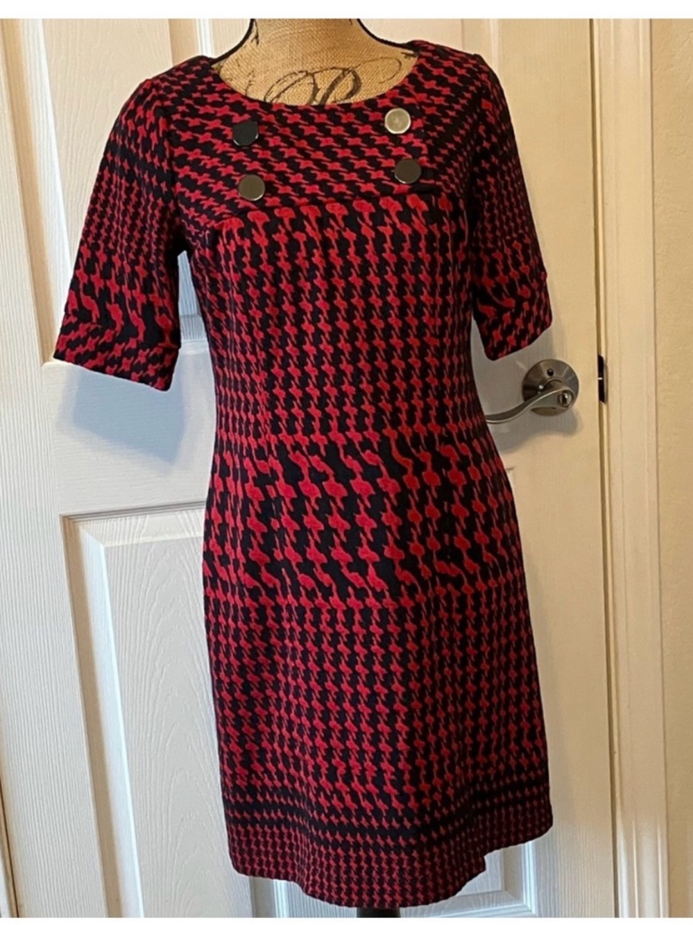 Rabbit Rabbit Rabbit Red & Black Houndstooth Midi Dress with Front Buttons - Picture 2 of 9